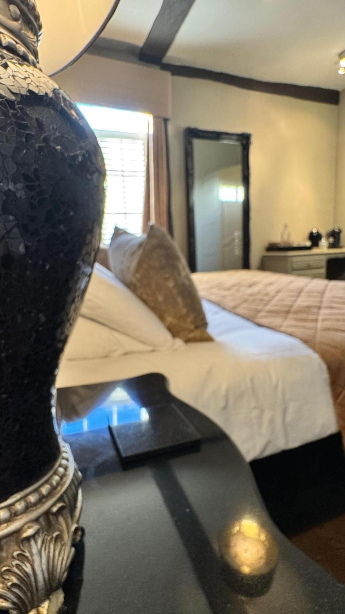 No64 The Boutique Hotel ウェスト・マリング エクステリア 写真