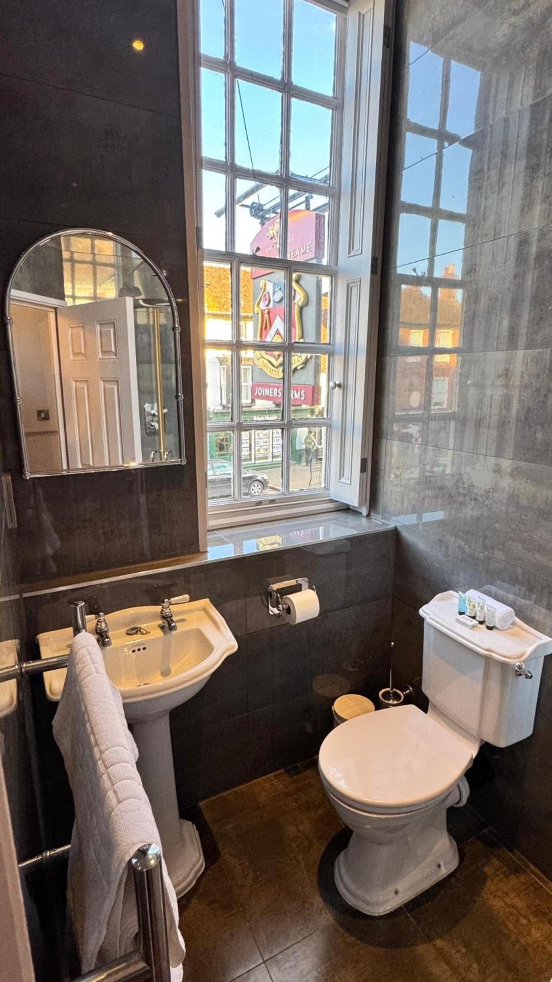 No64 The Boutique Hotel ウェスト・マリング エクステリア 写真